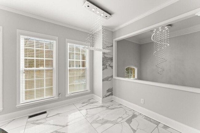 Building Photo - 2876 Overlook Way NE