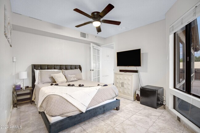 Building Photo - 5431 W Cochise Dr
