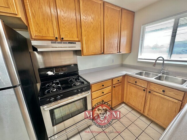 Building Photo - 2332 W 6200 S