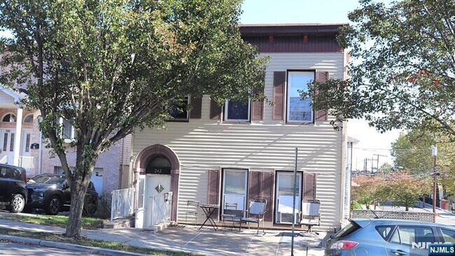 Building Photo - 242 Westminster Pl