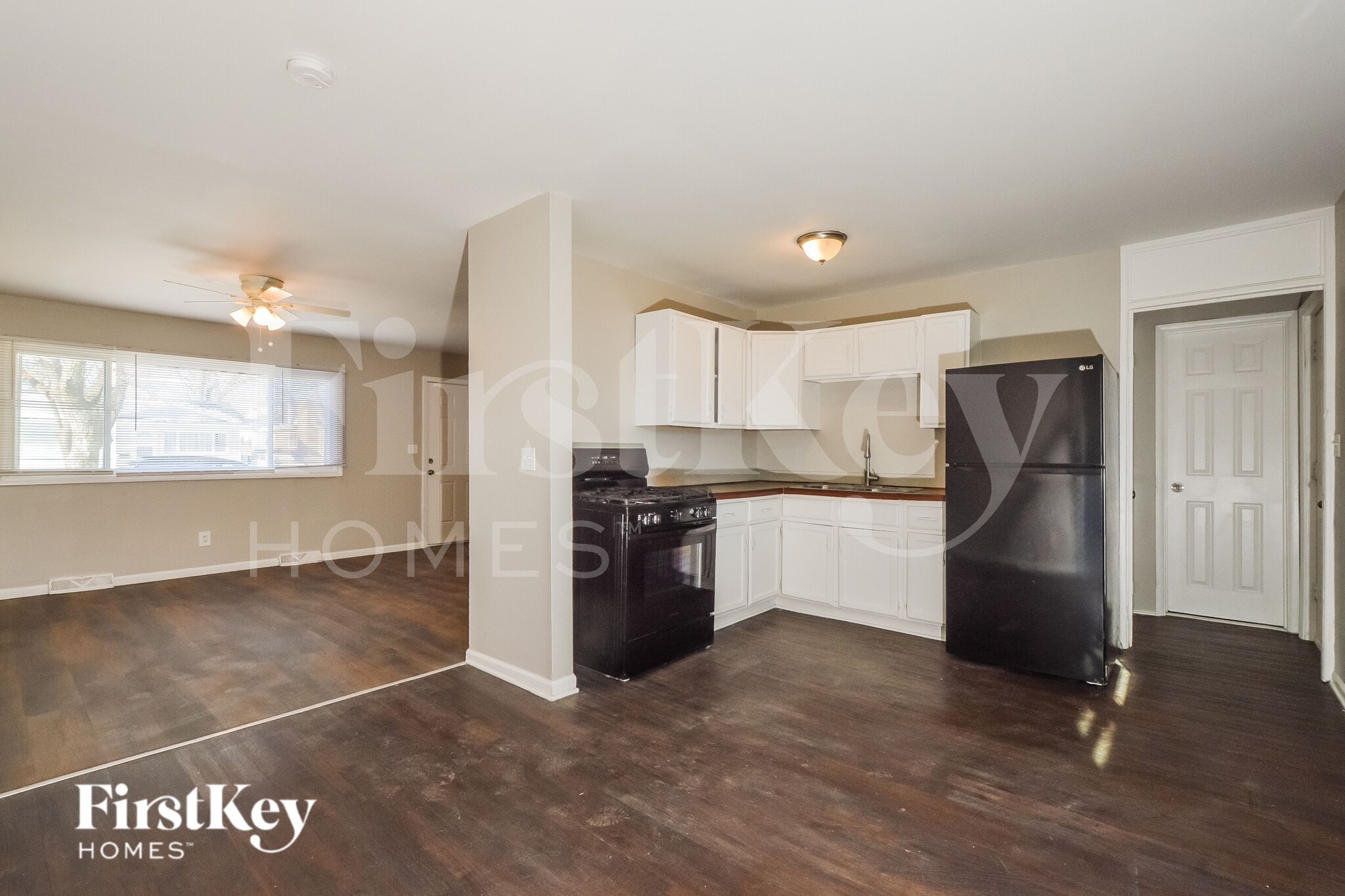 Building Photo - 955 Lorraine Ave