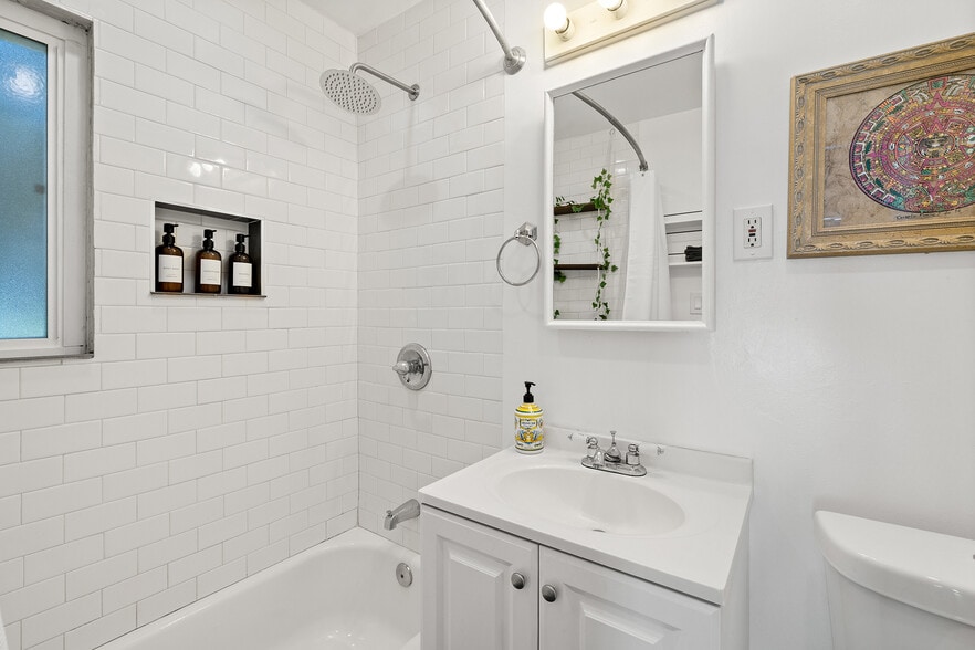 Building Photo - 8413 Kittyhawk Ave