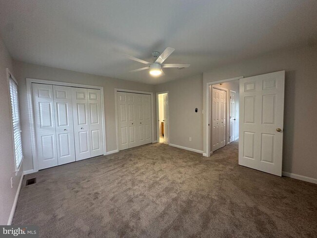 Building Photo - 2120 N Tazewell Ct