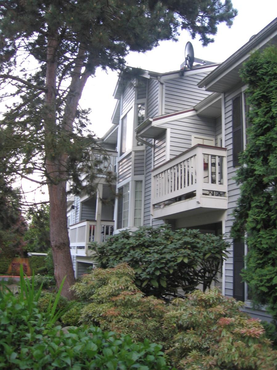 View to the balcony on 3rd floor - 11112 NE 124th Ln