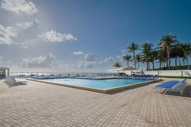 Building Photo - 3505 S Ocean Dr