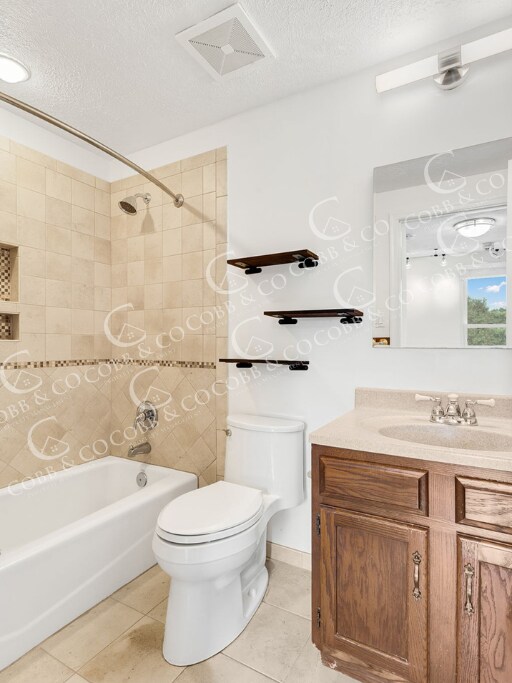 Building Photo - 3 Bedroom Townhome in Richmond – $2,195/mo