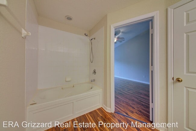 Building Photo - 3 br, 2.5 bath House - 5207 Hawkstone Drive