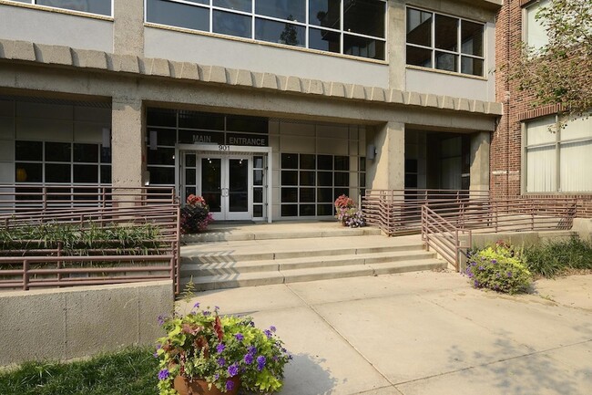 Building Photo - 901 N 3rd St