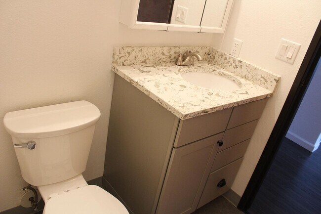 BATHROOM - Yamhill at Sixth