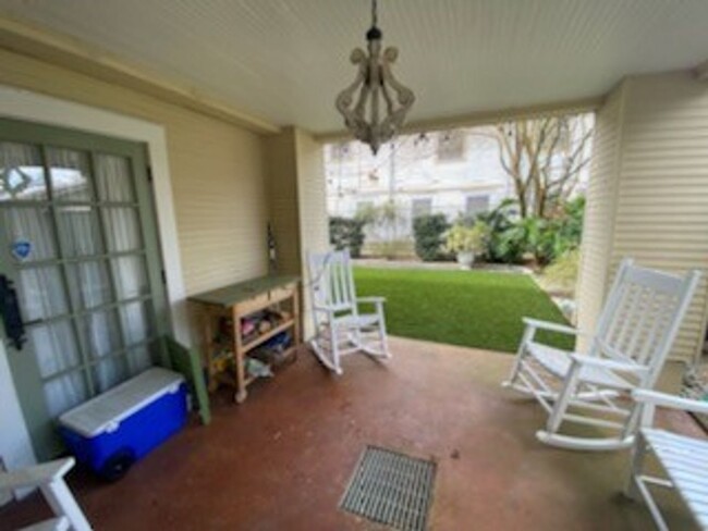 Building Photo - 6BR Home Newly Renovated One Block From Tu...