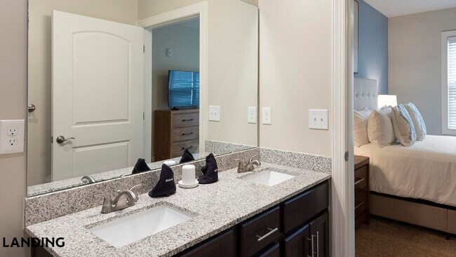 Building Photo - 3000 Daventry Cir