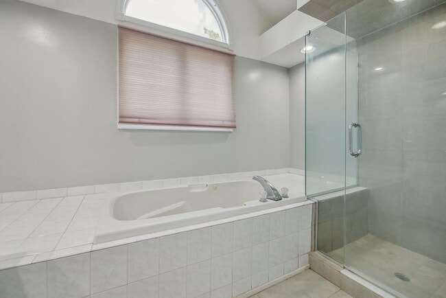 Building Photo - 64 Jesse Ct