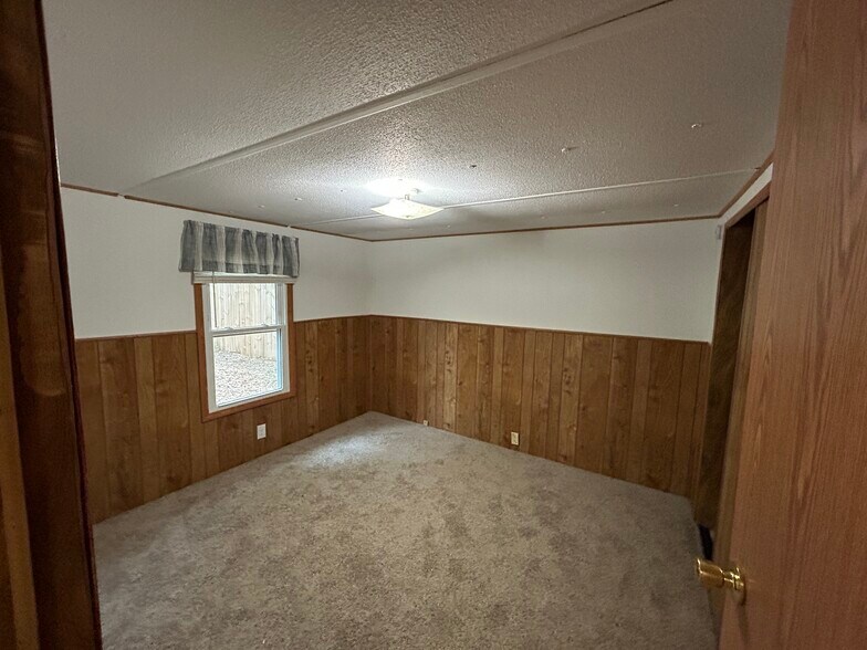 Bedroom #2 - 10975 E US Highway 64