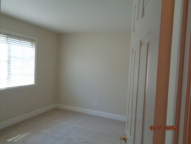 Building Photo - 485 Deer Creek Dr