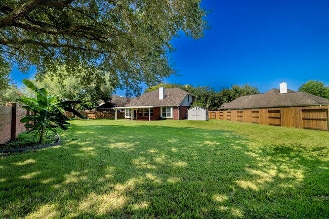 Building Photo - 1123 Woodley Bend