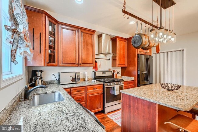 Building Photo - 1730 E Chase St