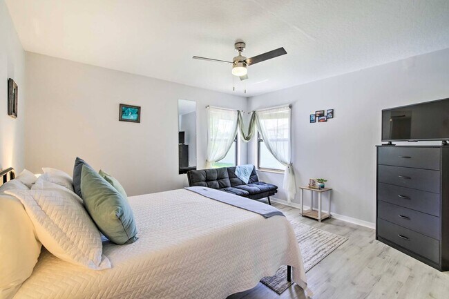 Building Photo - 1526 Quiescent Ln