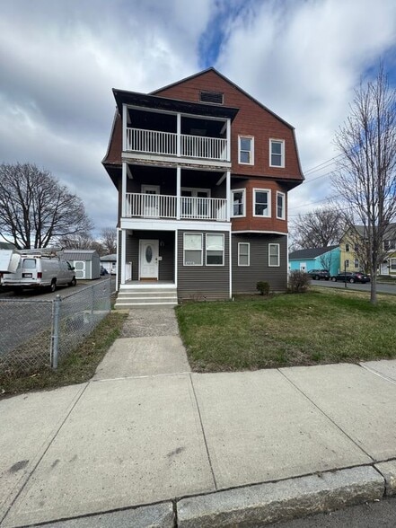 Building Photo - 664 Chicopee St