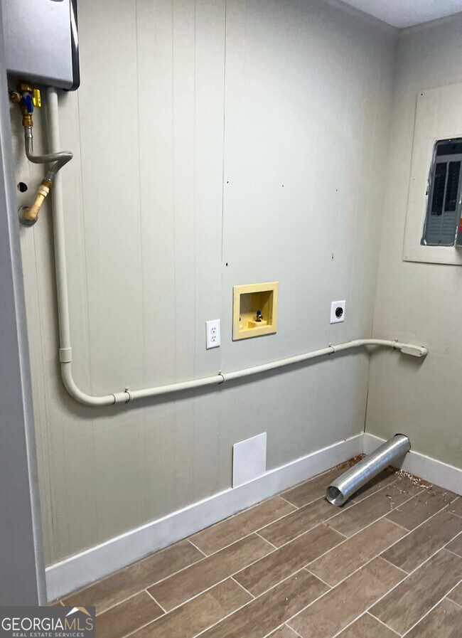 Building Photo - 124 Wolfbay Cir