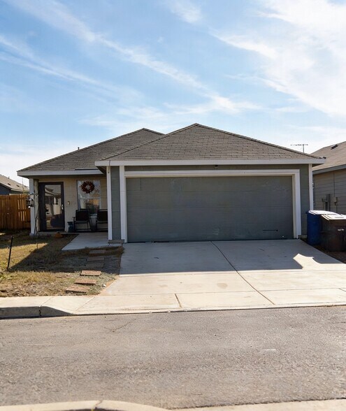 Building Photo - 3810 Kurz Plz S