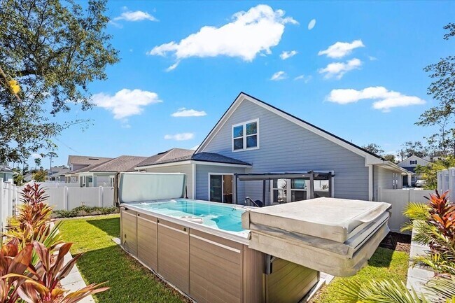 Building Photo - 50 Moana Ct S