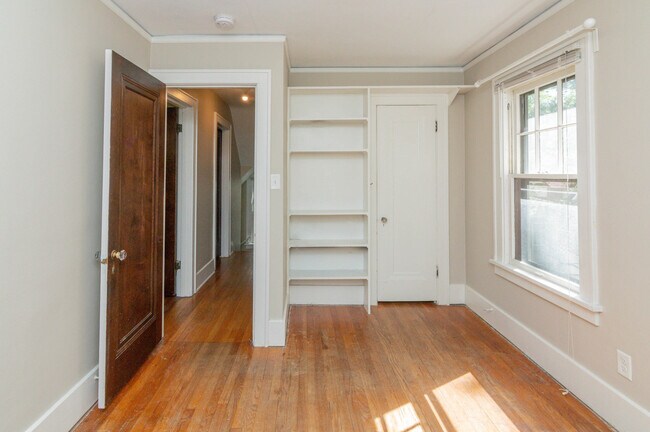 Building Photo - 1116 Wells St