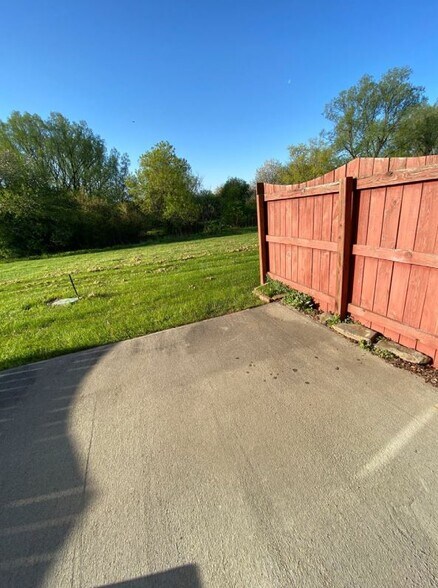 Building Photo - 204 Betsinger Rd