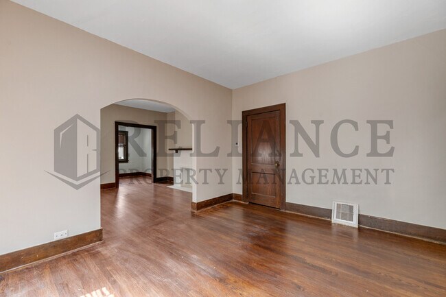 Building Photo - 446 N Fountain St