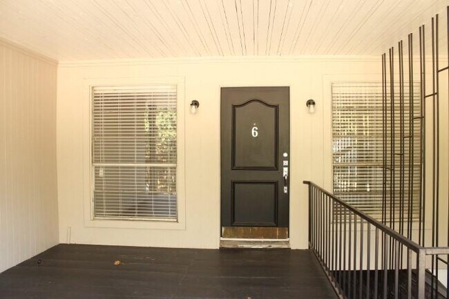 Building Photo - 415 Hawthorne St