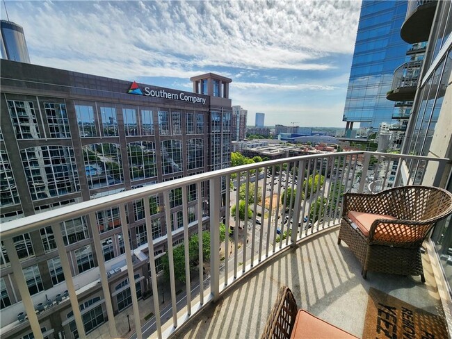 Primary Photo - 400 W Peachtree St NW
