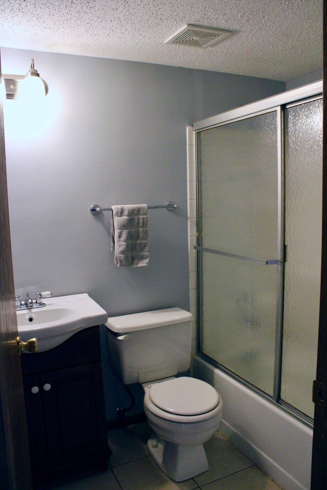 Basement Bathroom with tub/shower - 10523 Briston Ct