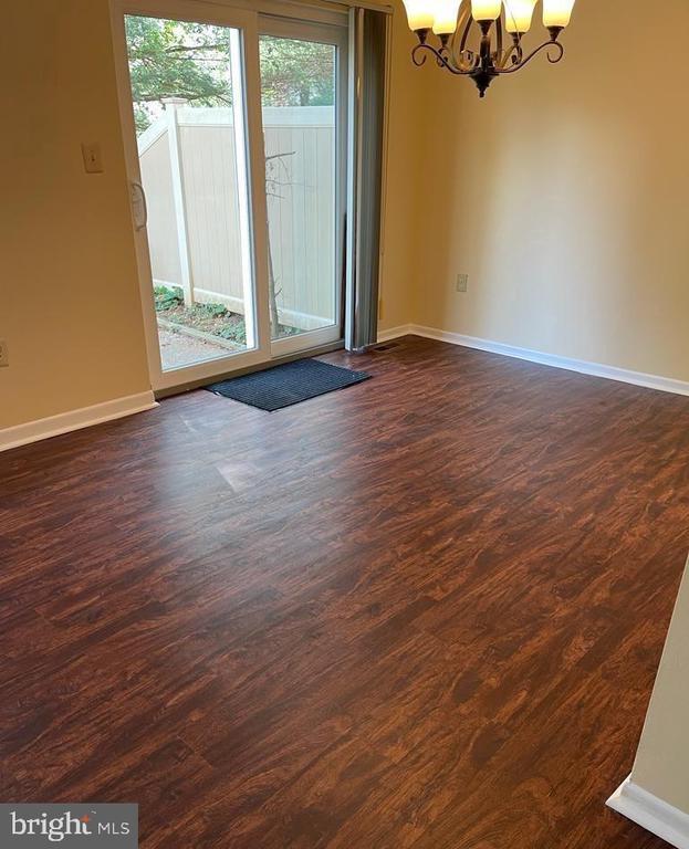 Building Photo - 105 Thoreau Dr