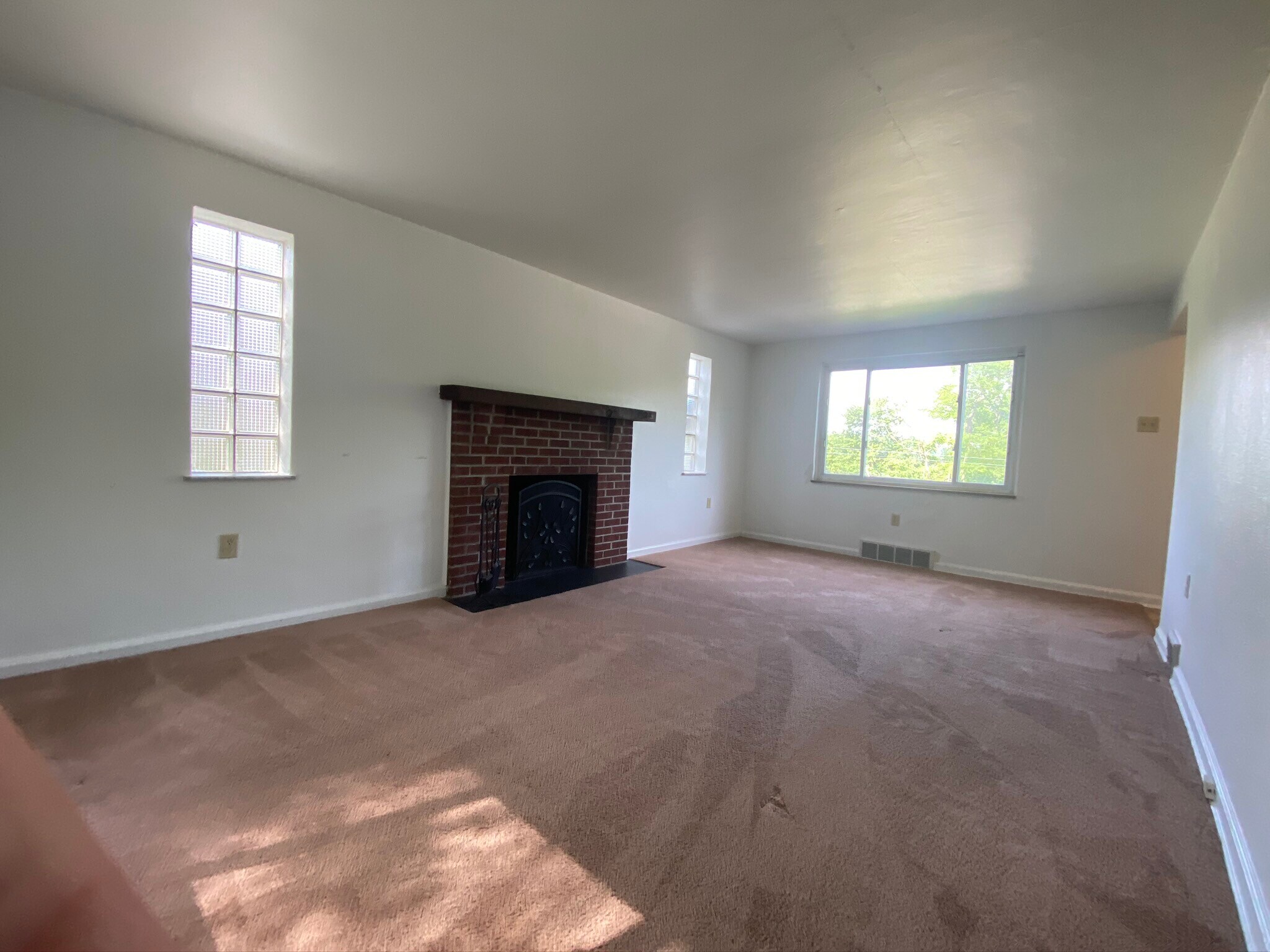 Living Room - 4443 Clairton Blvd