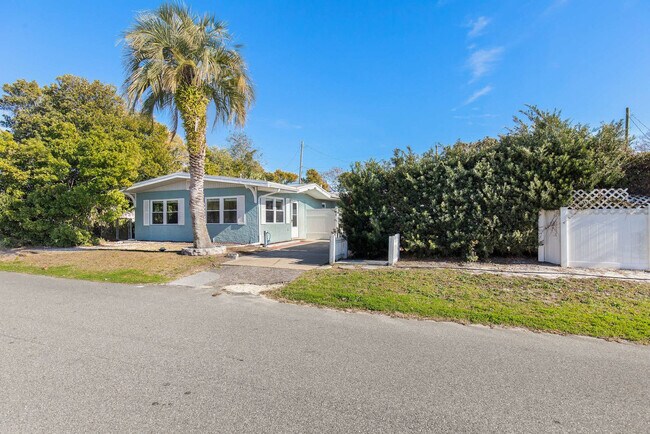 Building Photo - 217 Carol Pl