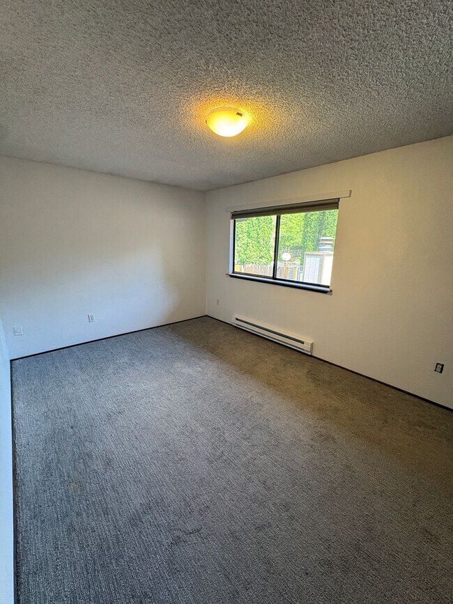 Building Photo - 15422 40th Ave S