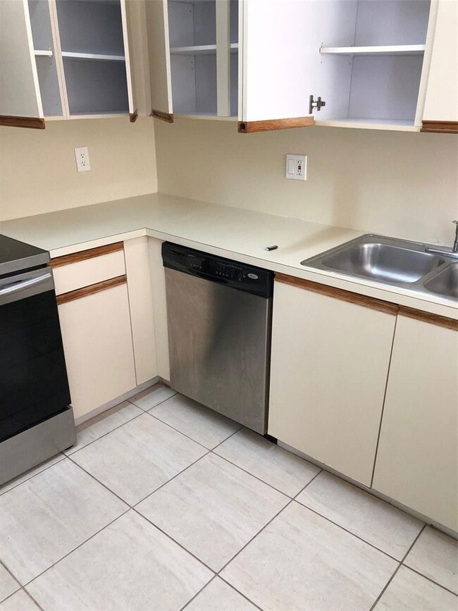 Building Photo - 6132 NW 181st Terrace Cir W