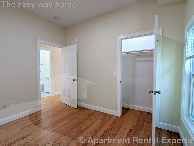 Building Photo - 2 Sacramento Pl