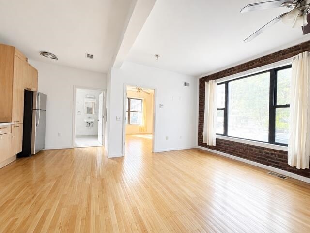Building Photo - 39 Newkirk St