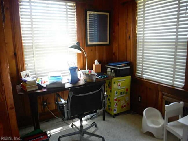 Building Photo - Larchmont