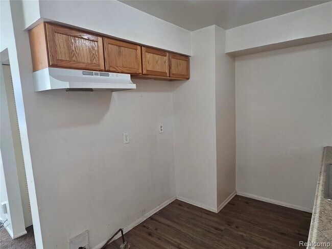 Building Photo - 19131 Lahser Rd