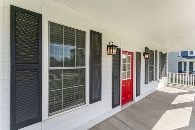 Building Photo - Spacious 5 Bedroom Home in Rountrey (Newmarket Section) – 3,555 Sq Ft – $4,350/mo