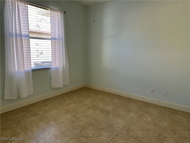 Building Photo - 1711 SW 45th St