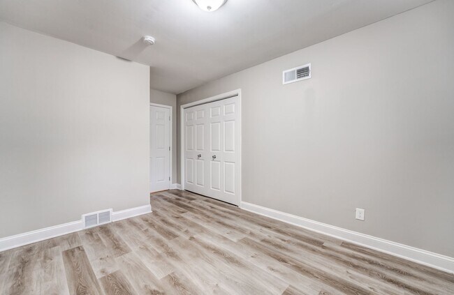 Building Photo - Charming 4-Bedroom, 3-Bath Single-Family H...