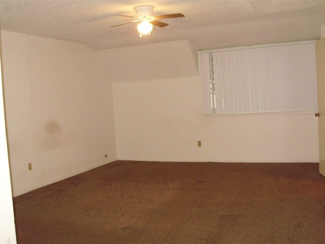 Building Photo - 2107 Shiveley Cir