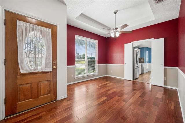 Building Photo - 4203 Meadow Ridge Dr