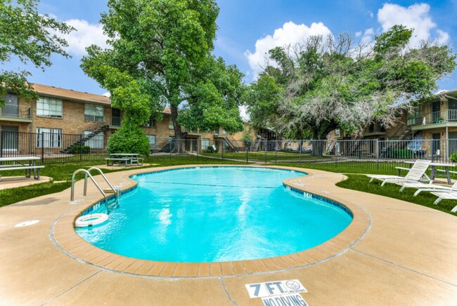 Interior Photo - Dell Marr