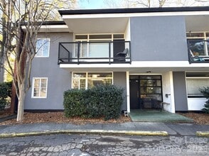 Building Photo - 2126 E 7th St