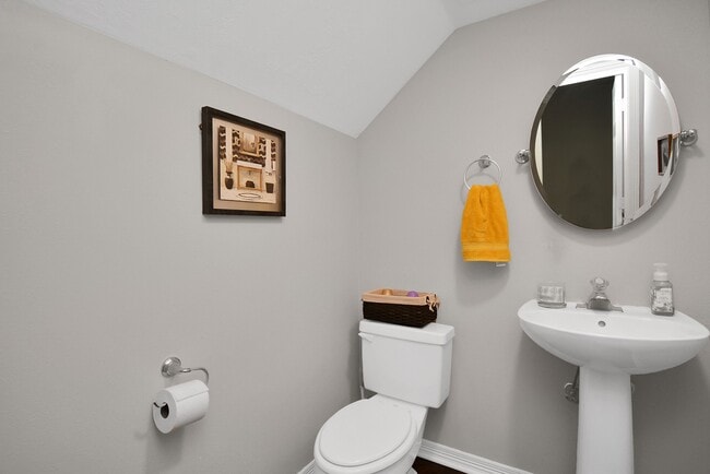 Building Photo - 2322 Lord Nelson Dr