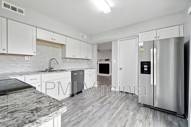 Building Photo - 5081 Holly Farms Dr