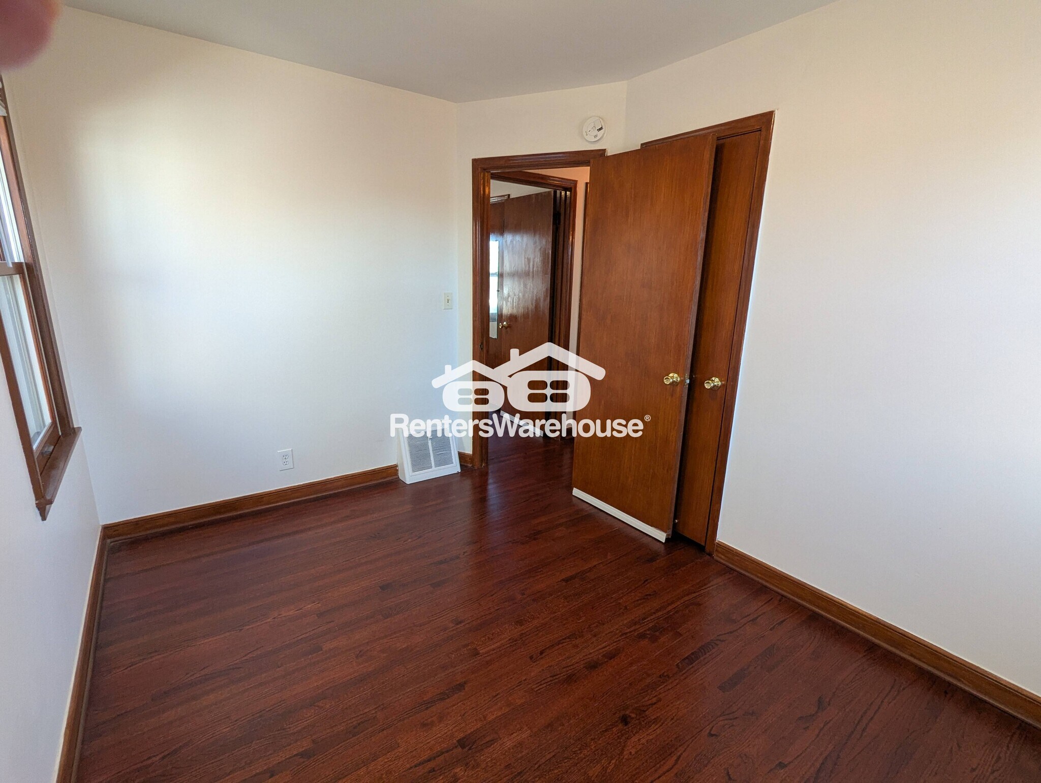 Building Photo - 5820 43rd Ave S